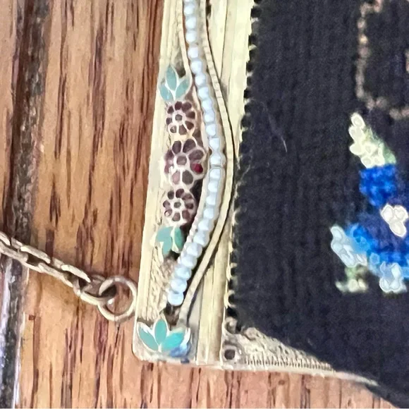 Spectacular Vintage Pettipoint Purse with Kisslock Change Purse and Mirror - Picture 6 of 15